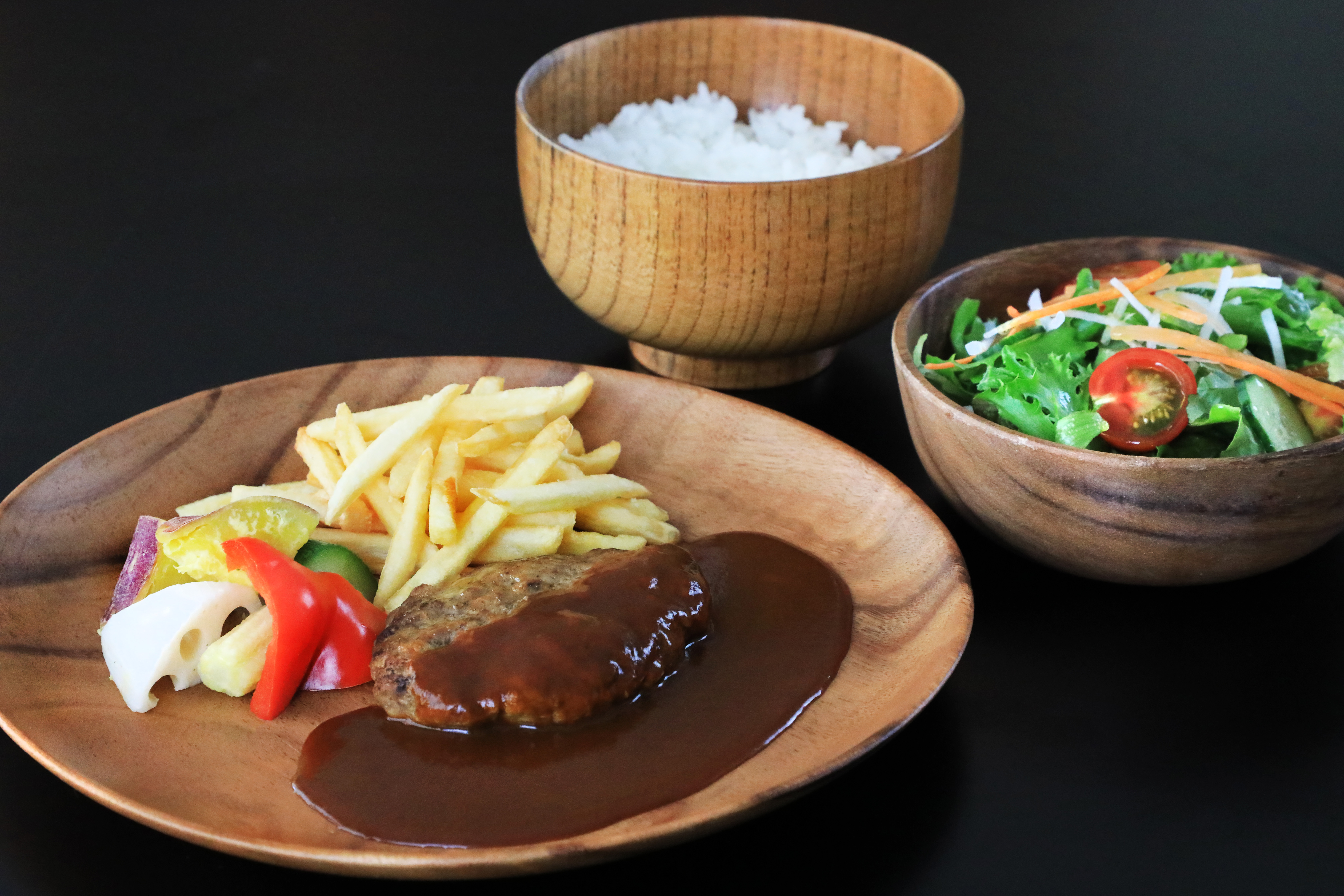 ラウンジシーナリー　飛騨牛入りハンバーグセットイメージ写真