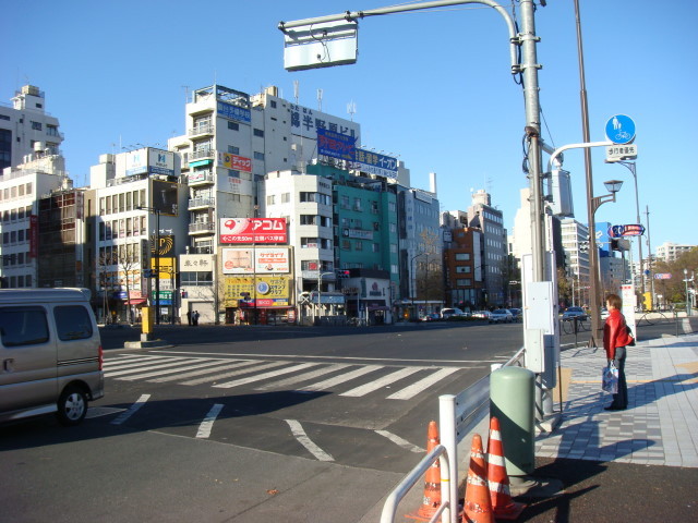Yotsuya Mitsuke intersection 1 from before the police box