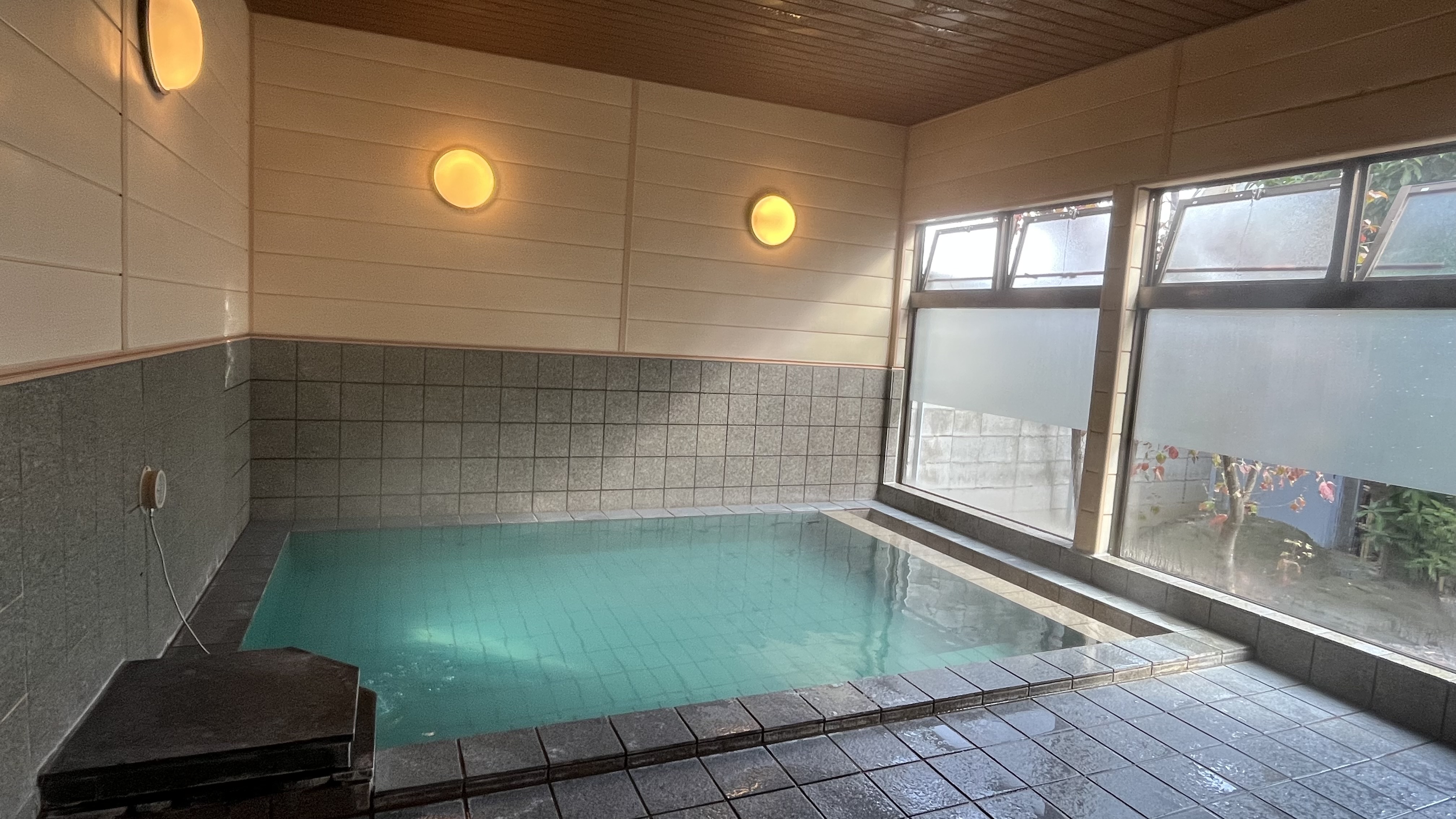 【男性専用コートヤード】大浴場