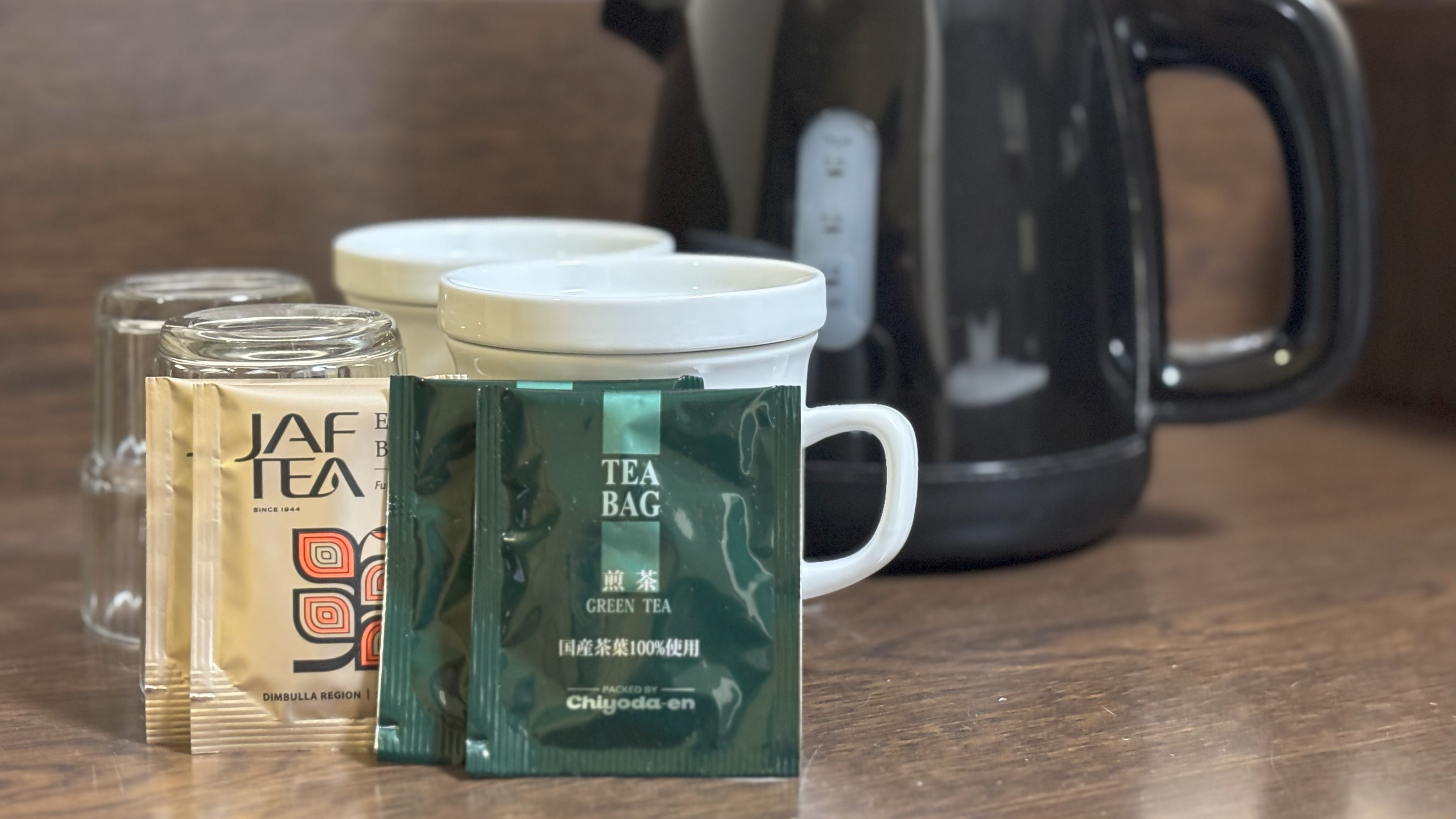 【電気ケトル】一緒に煎茶と紅茶もご用意しております