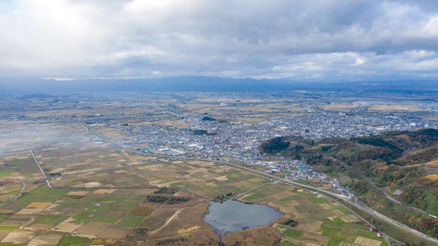 十分一山から眺める秋の置賜盆地