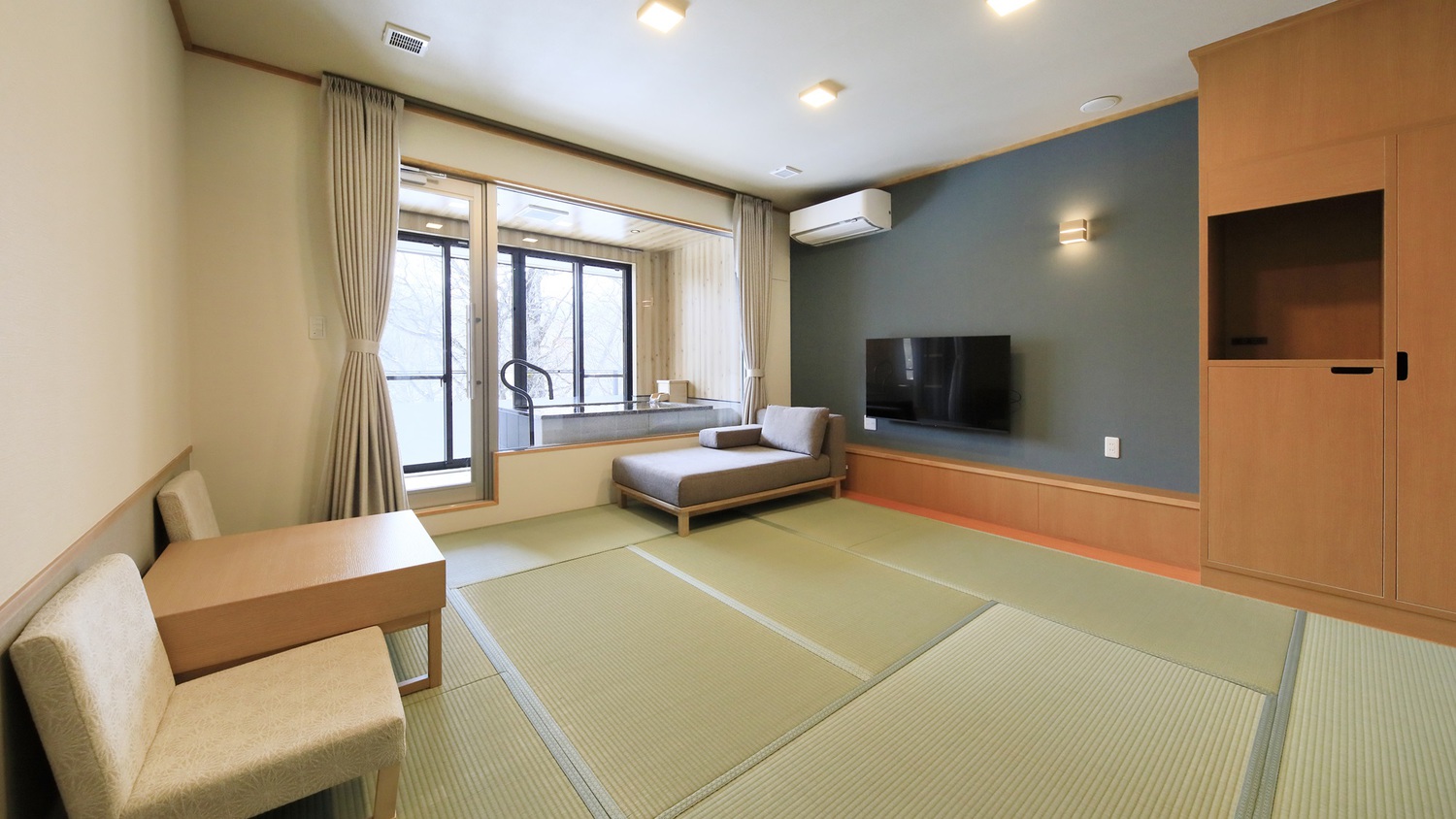 【半露天風呂付】和室｜和の趣を大切にしながらも、くつろぎを追求した空間