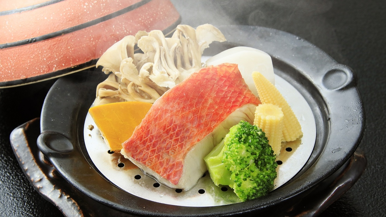 【20％OFF】【楽天スーパーSALE】四季折々の会席と温泉で日常を忘れるひとときを＜特選会席■＞