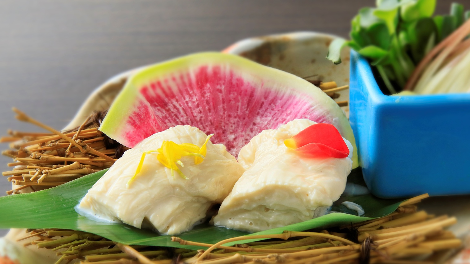 ご夕食｜湯波のお刺身の一例