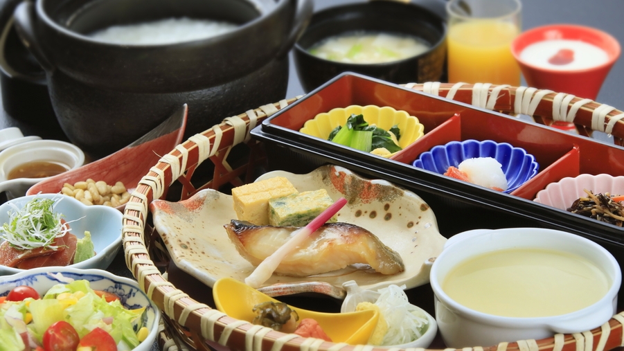 【朝食付プラン】解放感あるレストランで栃木県産の食材を使用した和朝食を愉しむ＜朝食のみ＞