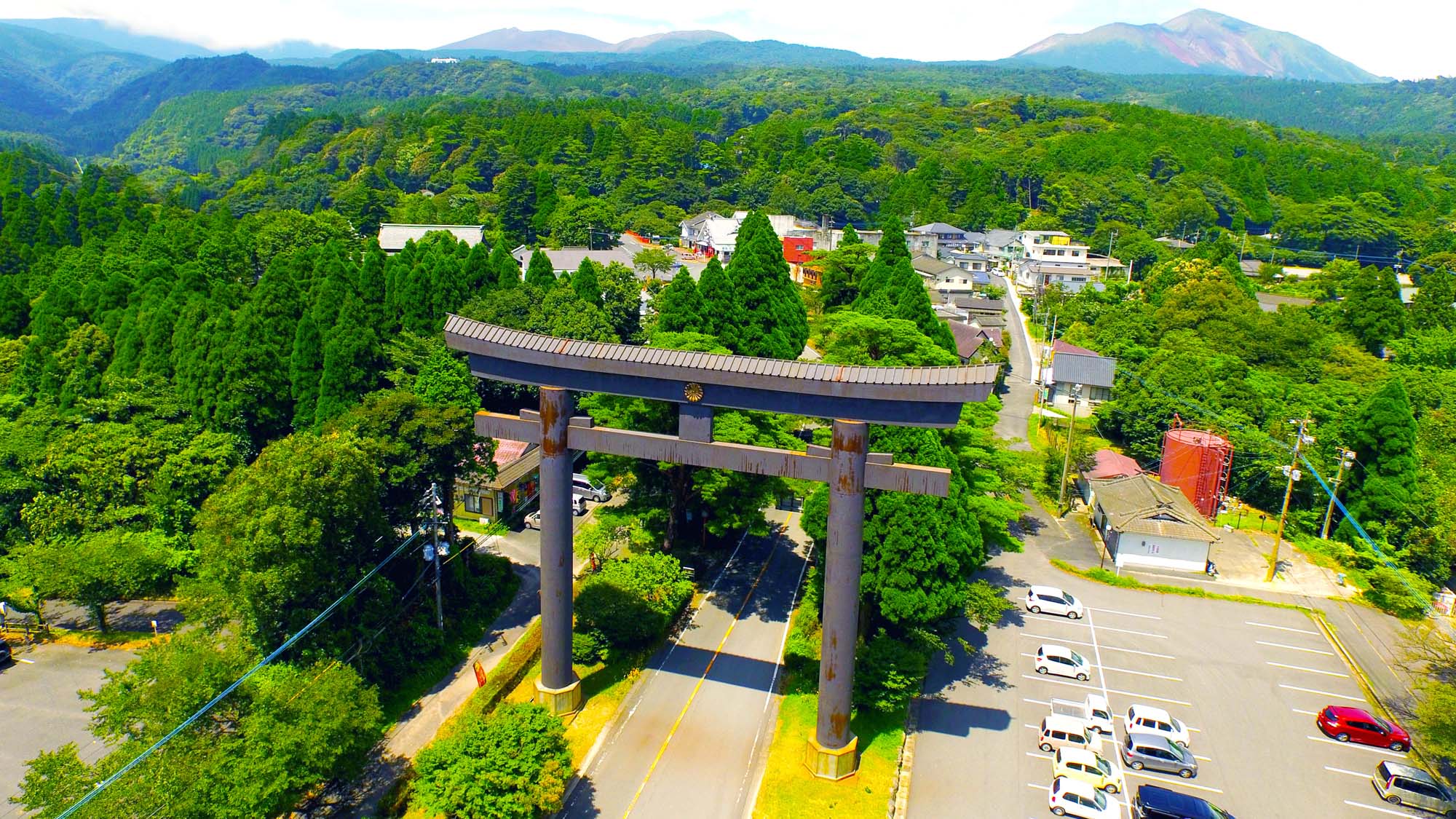【霧島神社】鳥居を上空から！閑寂な老杉の濃い緑が印象的な神社！