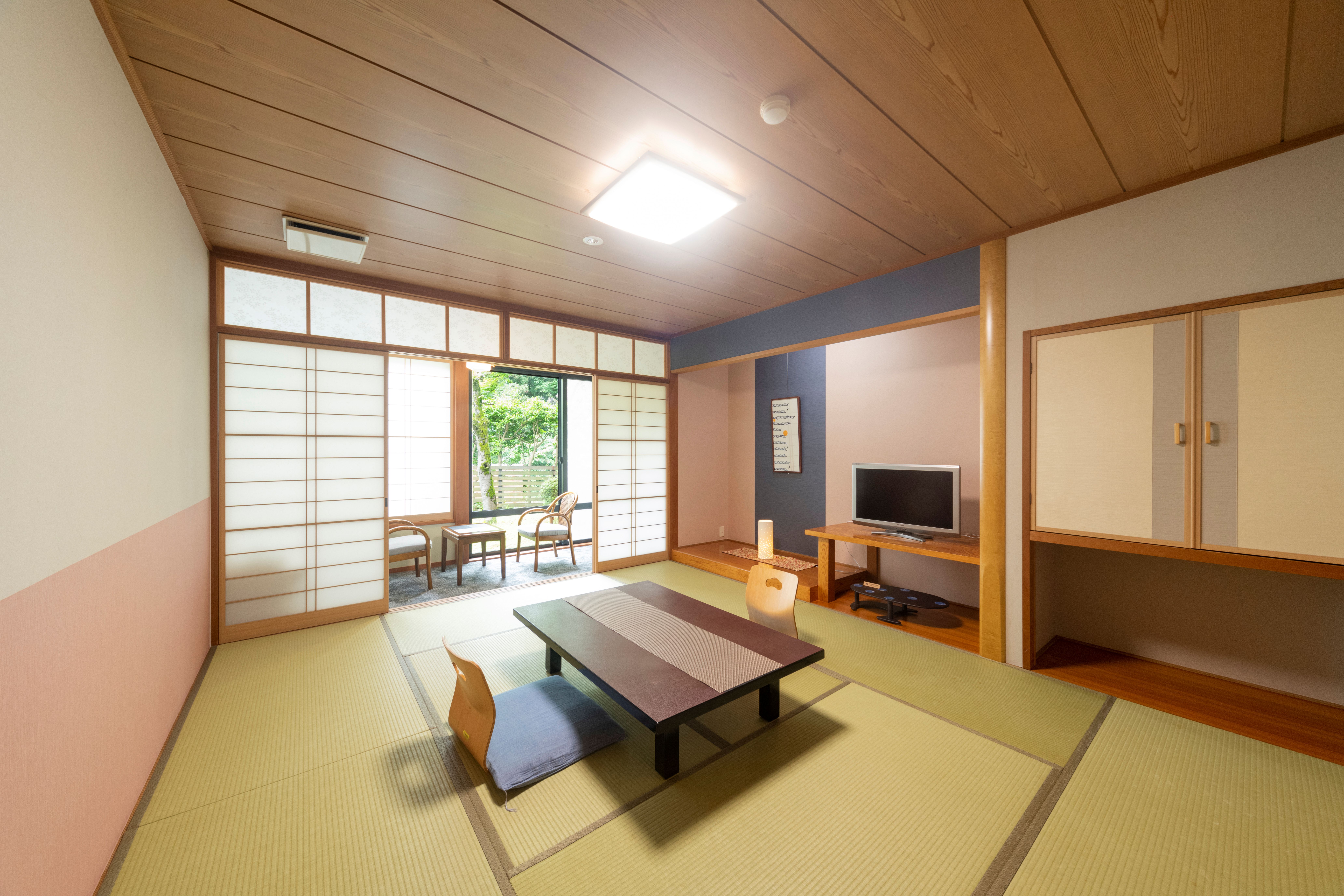 1階10畳間（ユニットバス付）