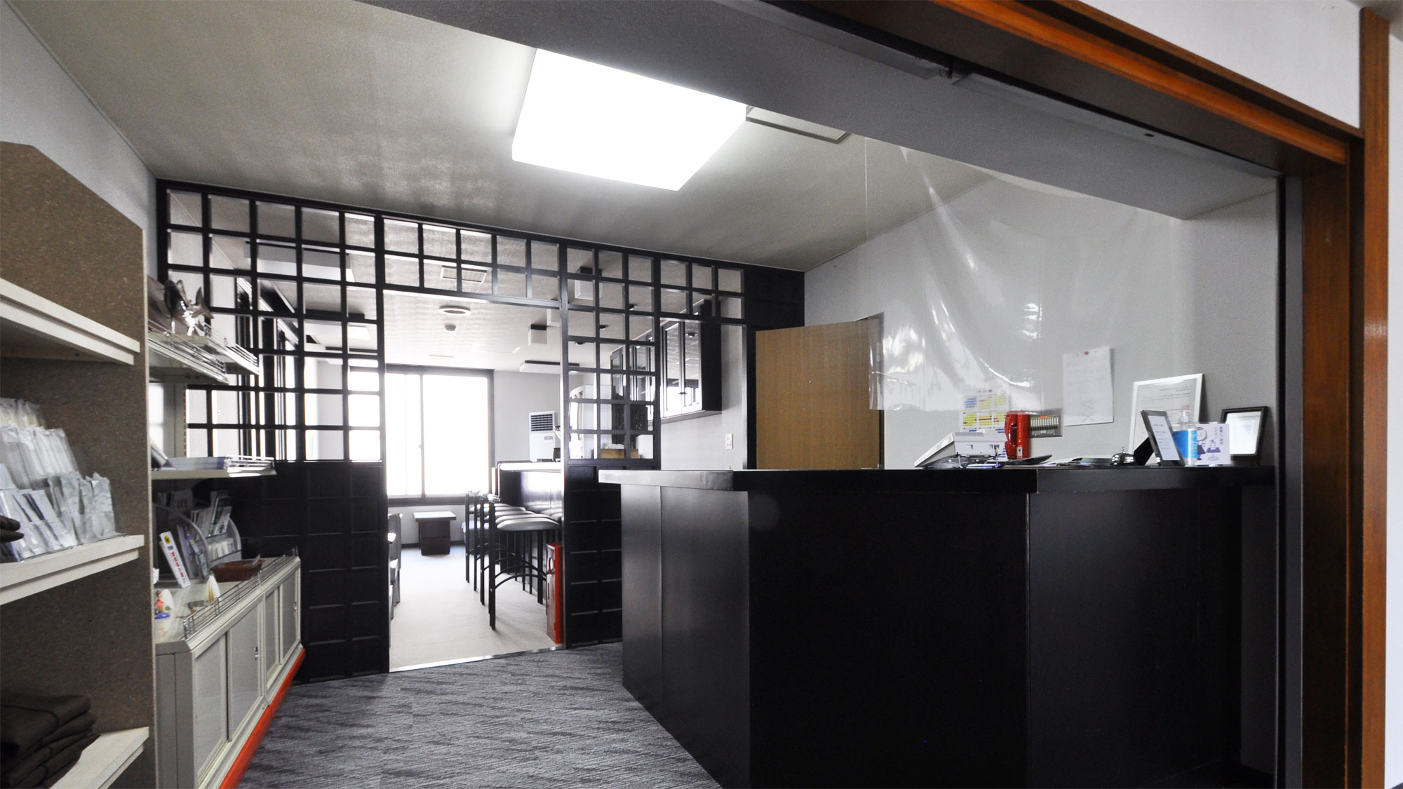 【フロント】皆さまの快適なご滞在をお手伝いいたします。