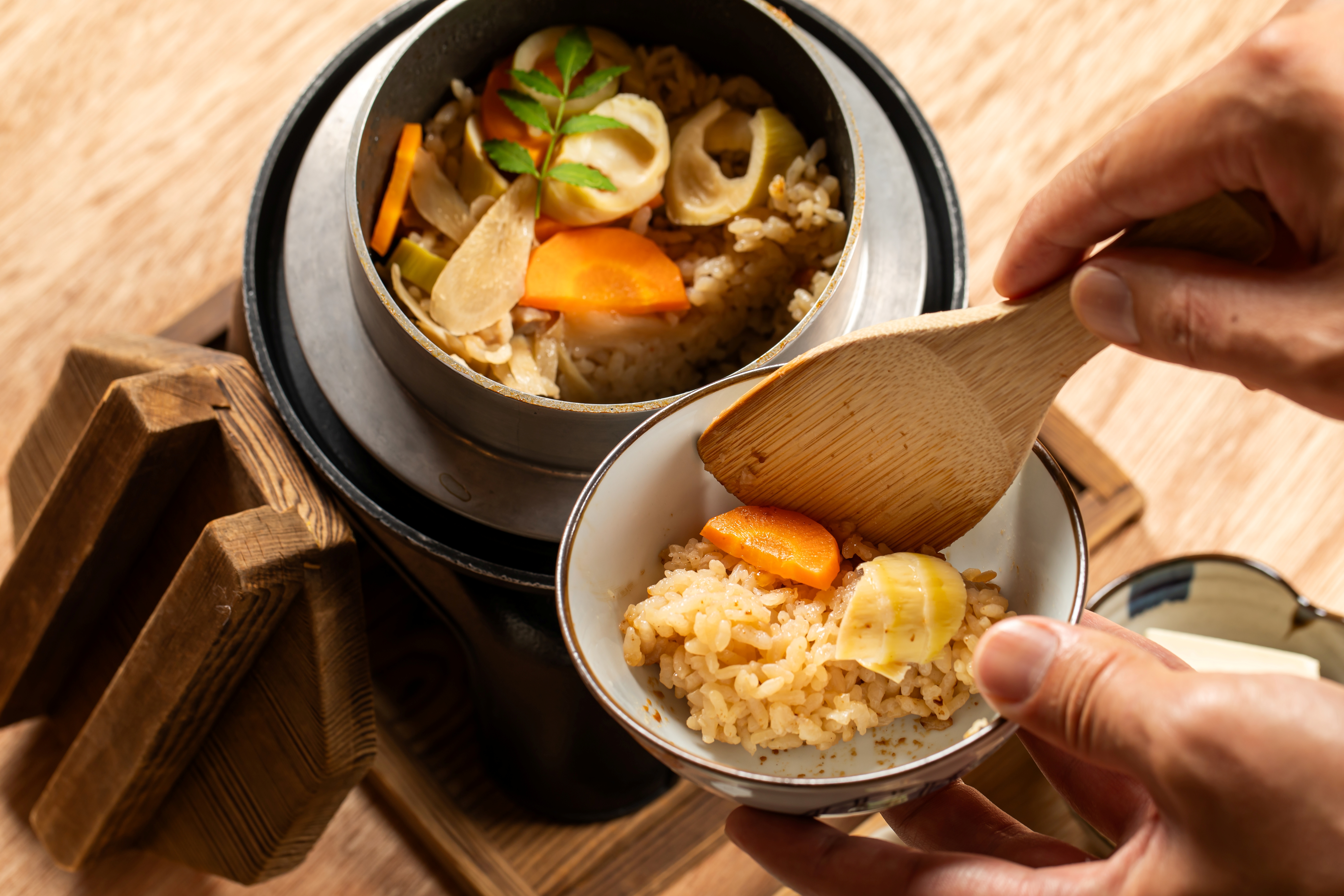 朝食【季節の釜めし】