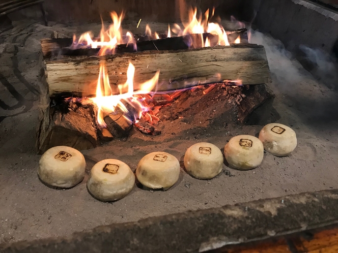 名物　灰焼きおやき