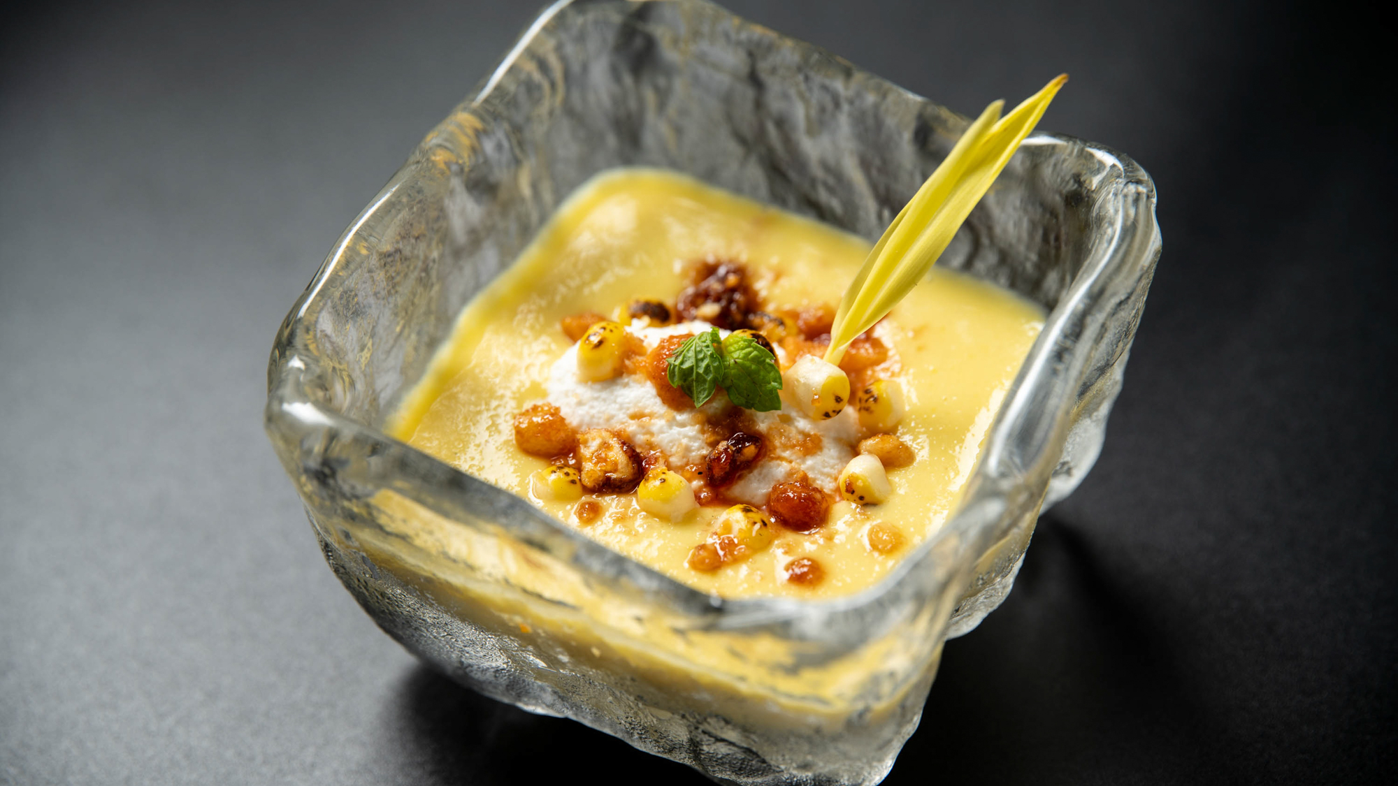 五感で感じる料理長厳選食材の和モダンフレンチコース（一例）