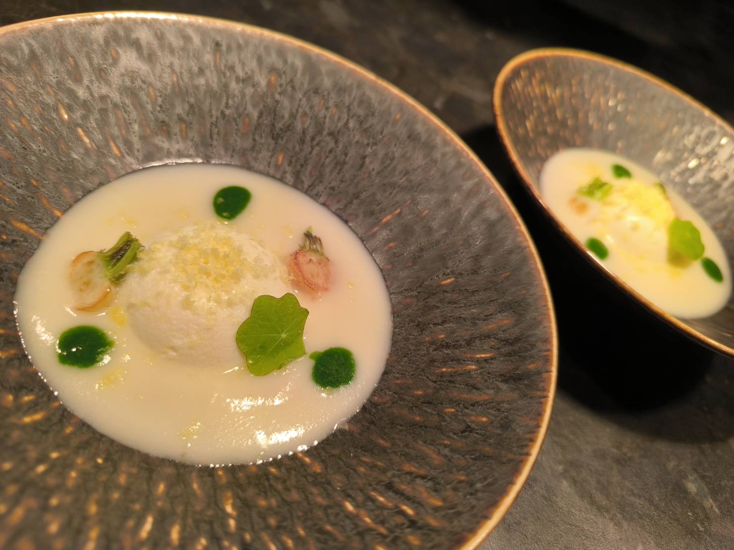 五感で感じる料理長厳選食材の和モダンフレンチコース（一例）