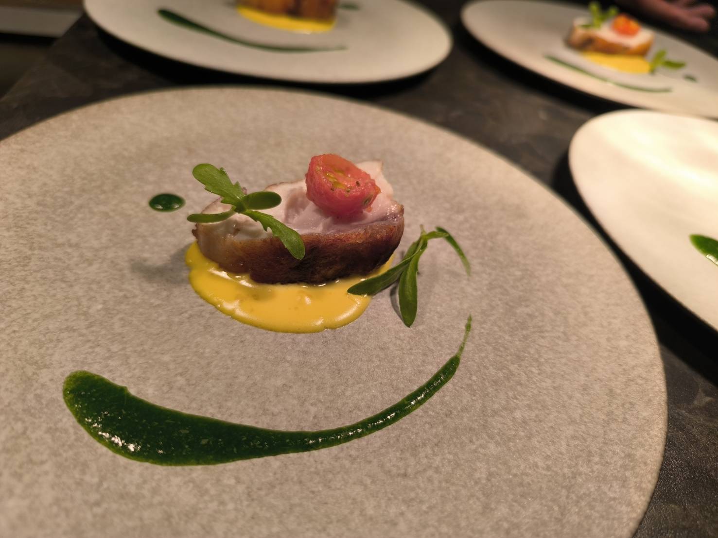 五感で感じる料理長厳選食材の和モダンフレンチコース（一例）