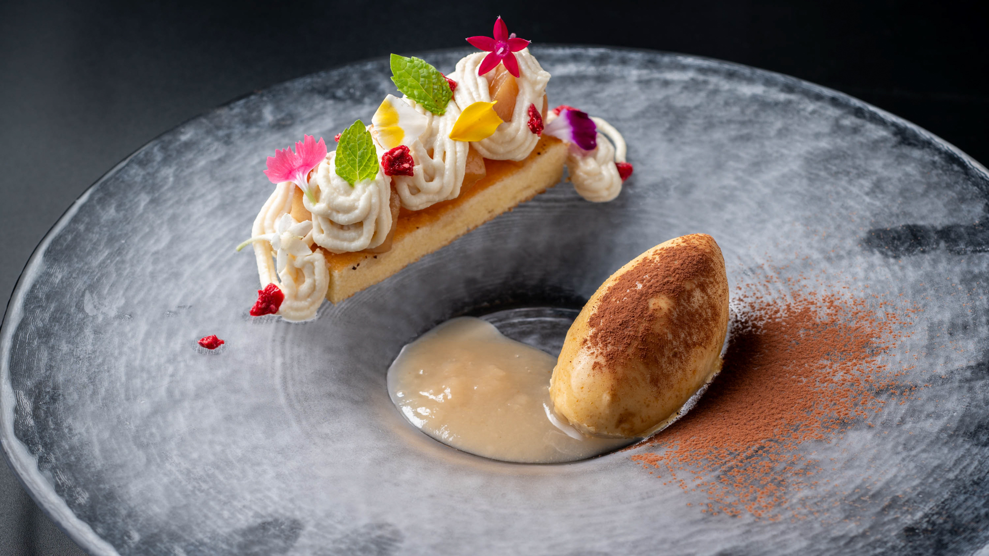 五感で感じる料理長厳選食材の和モダンフレンチコース（一例）