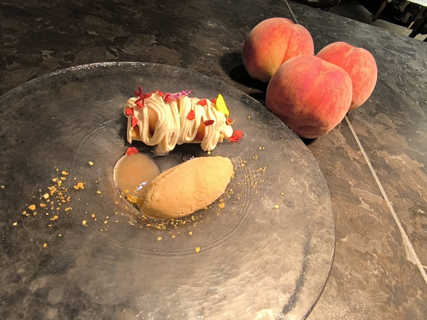 五感で感じる料理長厳選食材の和モダンフレンチコース（一例）