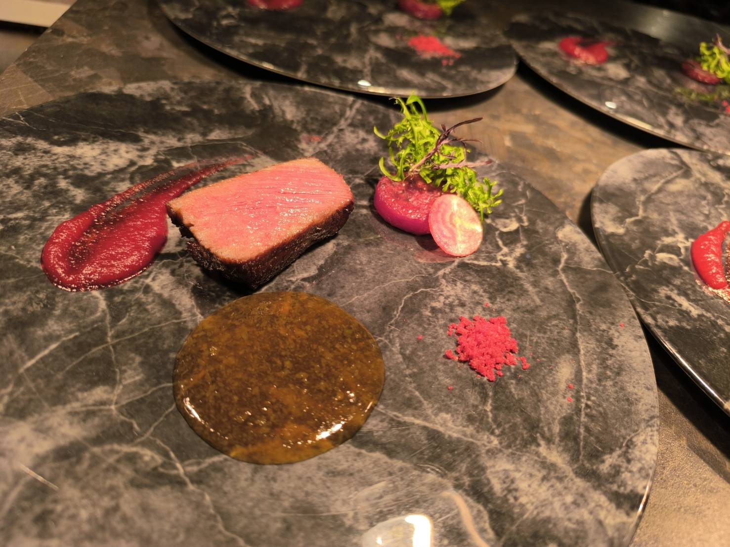 五感で感じる料理長厳選食材の和モダンフレンチコース（一例）