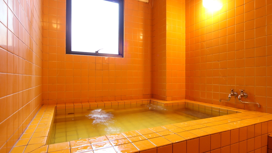 貸切の家族風呂で疲れを癒して下さい。加温・循環式の人工温泉でゆったりリフレッシュ。