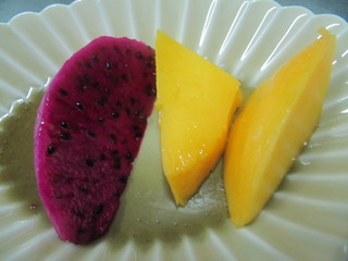 マンゴーとドラゴンフルーツ