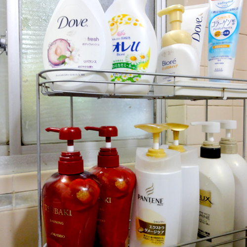 [Bath] There are several types of shampoos ♪ Feel free to use your face wash and makeup remover.