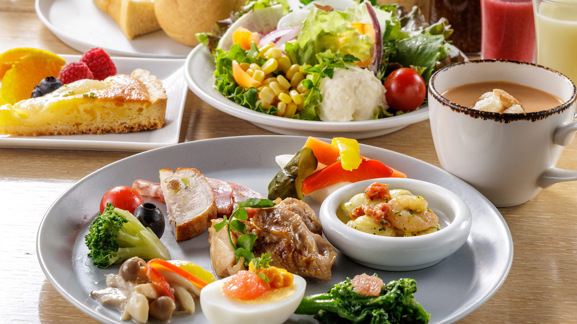 【朝食ビュッフェ】メインからデザート、ドリンクまでバランス良く選べる充実のラインナップが朝の活力に。