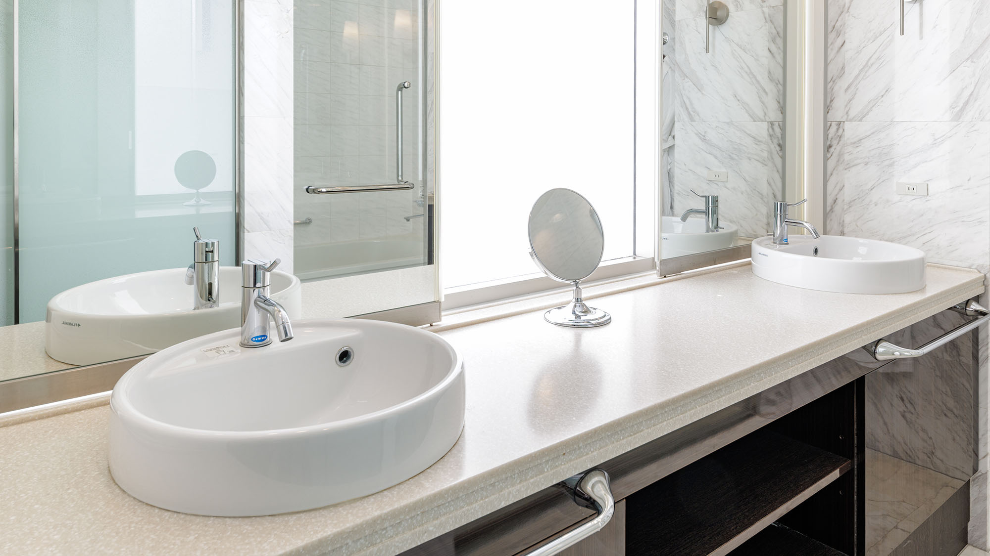 PREMIUM TWIN/プレミアムツイン 34㎡　（ベッド幅：120cm×200cm　2台）