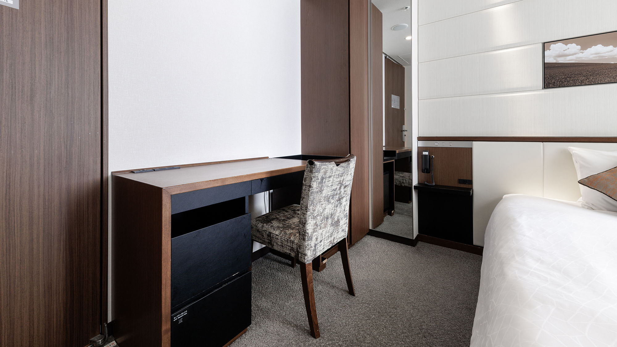 SINGLE/シングル 15.4㎡（ベッド幅：140cm&times;195cm 1台）