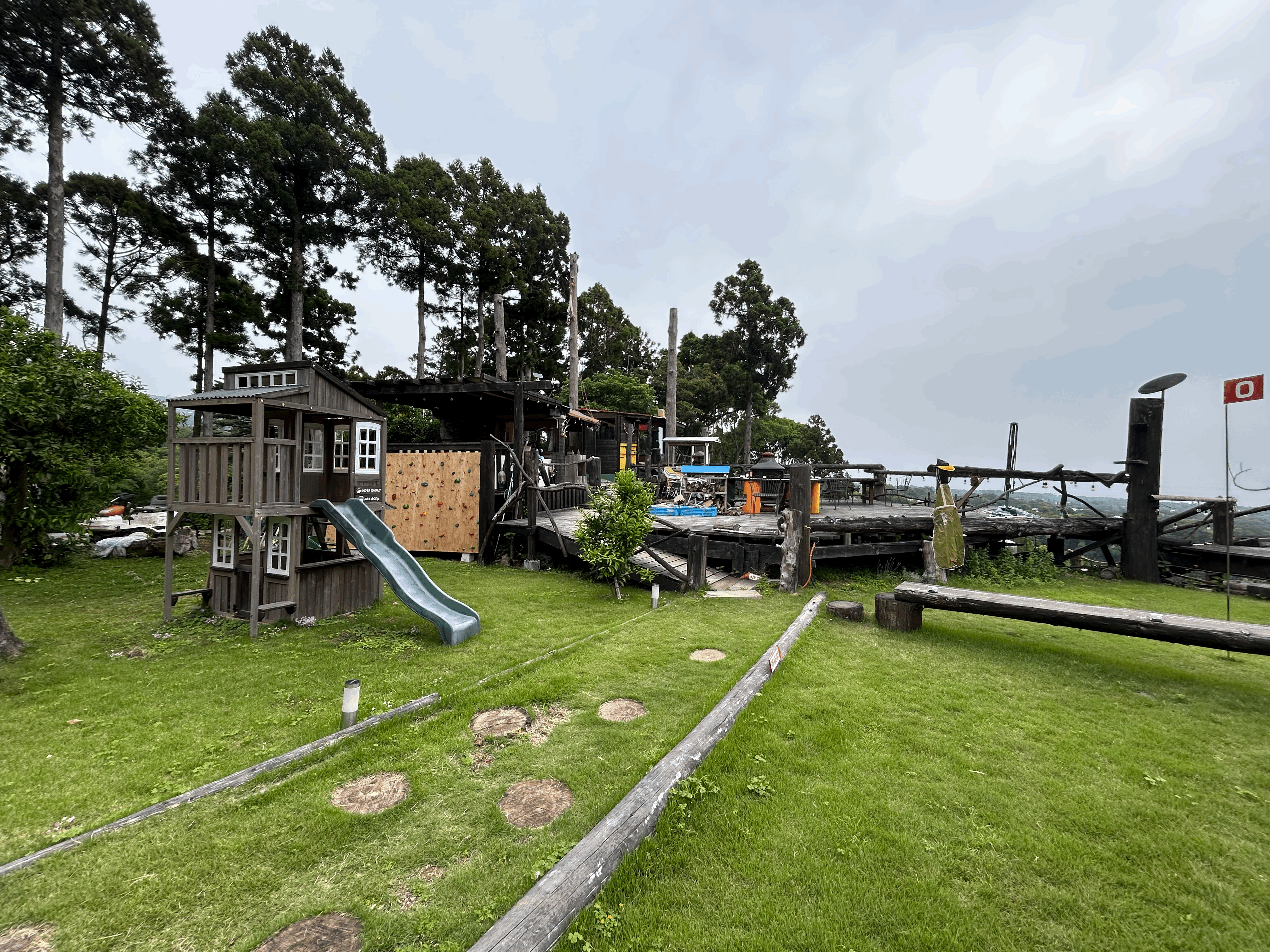 「もりのこうえん」メインデッキ