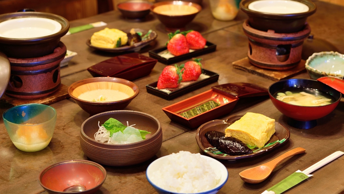 【新春SALE】香り豊かな手打ち木の芽そば×秩父の恵みに舌鼓【柳屋自慢のスタンダード夕朝食付】