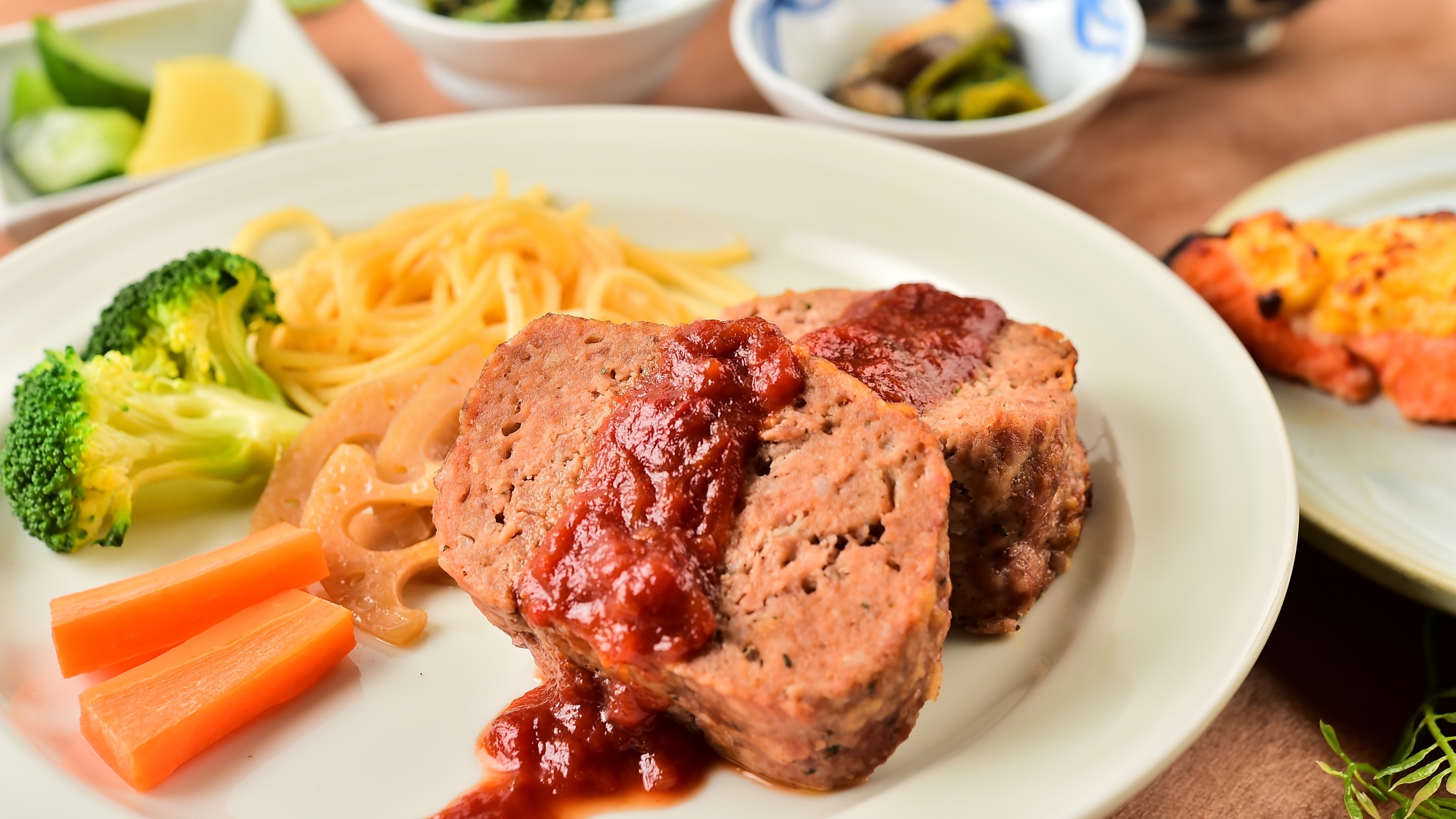 地元産の食材でつくる家庭料理ディナー