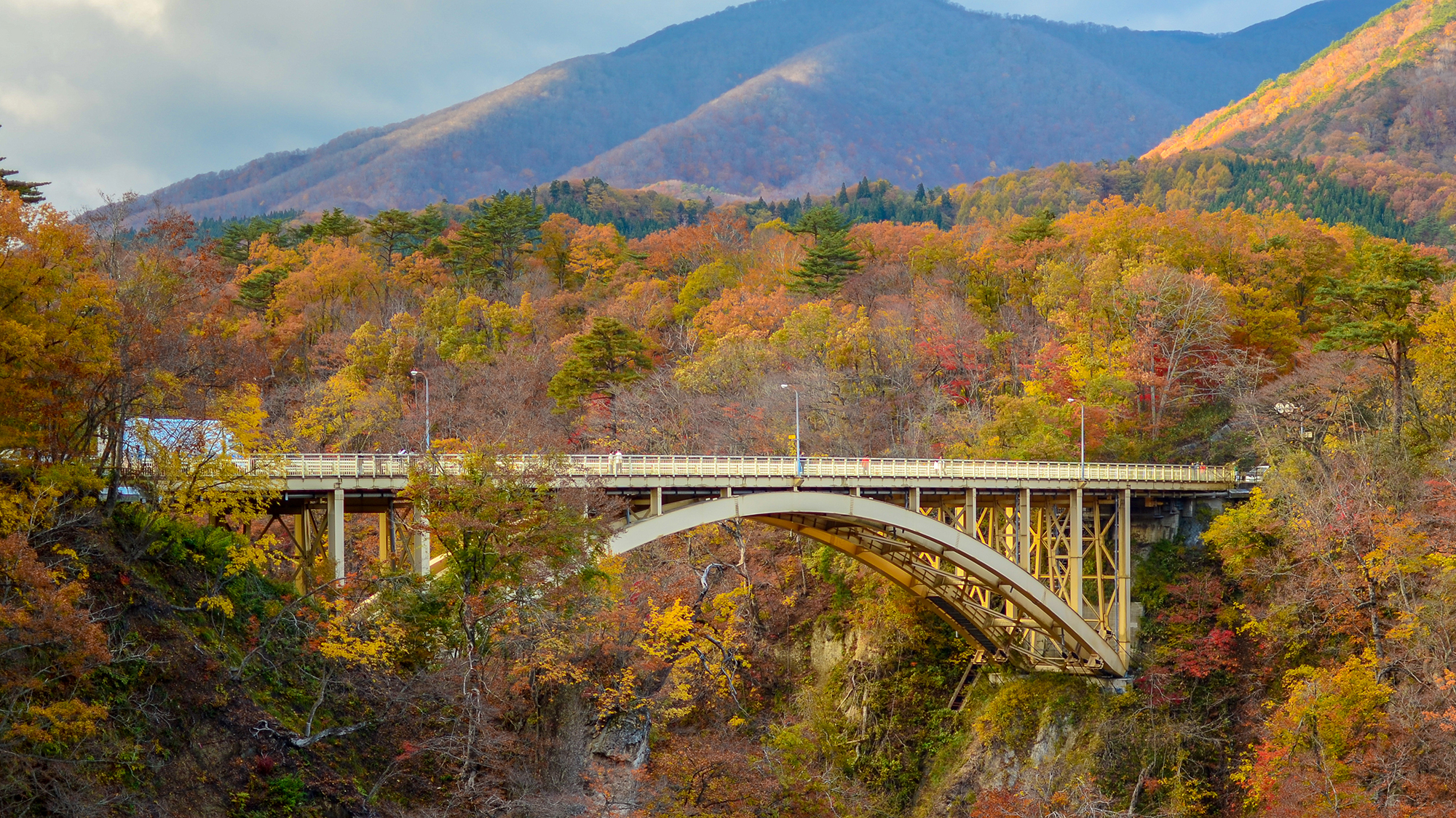 *鳴子峡/お隣宮城県の紅葉の名所。当館より車で20分。