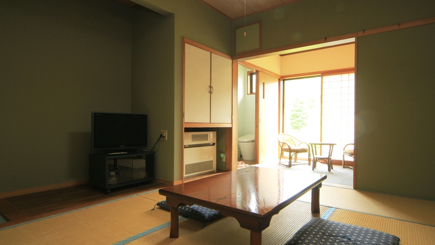 【宿泊棟】6畳和室◆Wi-Fi利用可能となっております。