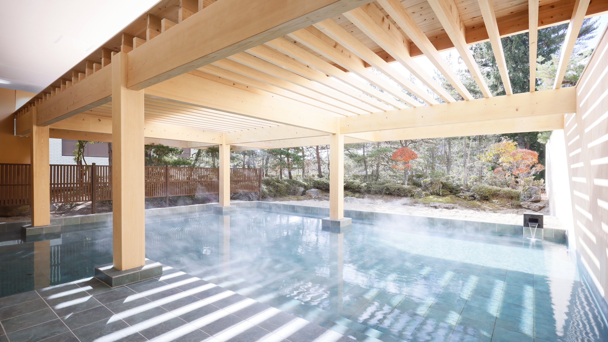 【2024年11月新設】隣接するホテル花巻 庭園露天風呂『花巻満天の湯』※冬季休業期間あり