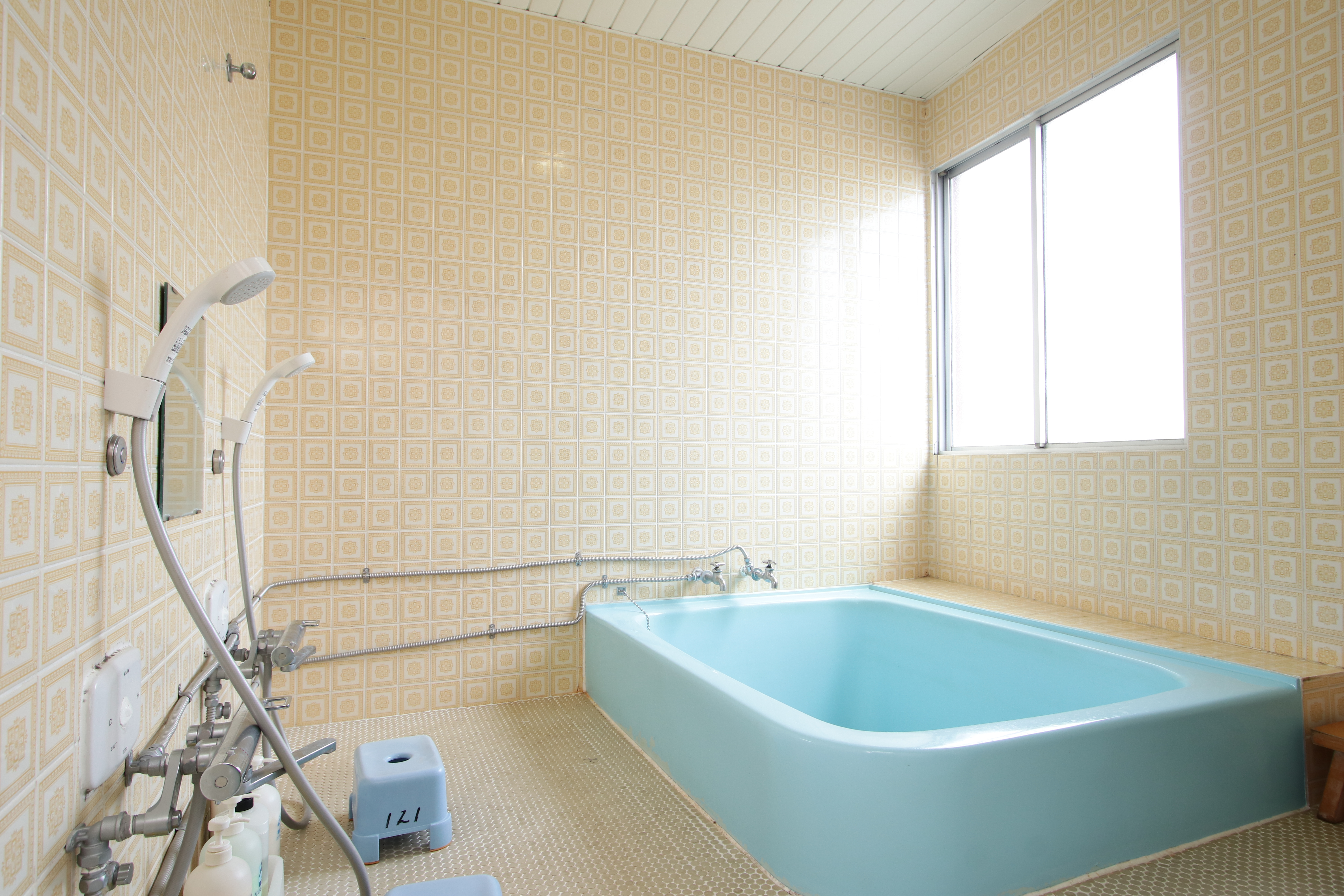 館内_別館の共同浴室。24時間入浴可能