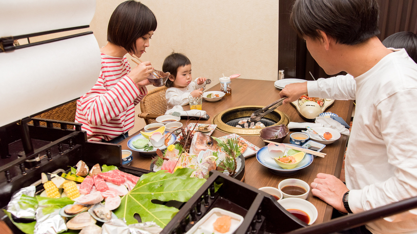 【山海焼】名物海賊船ＢＢＱ★海のお宝ざっくざく！サンタマリア号盛り★お1人様半身ずつ伊勢海老お造り付