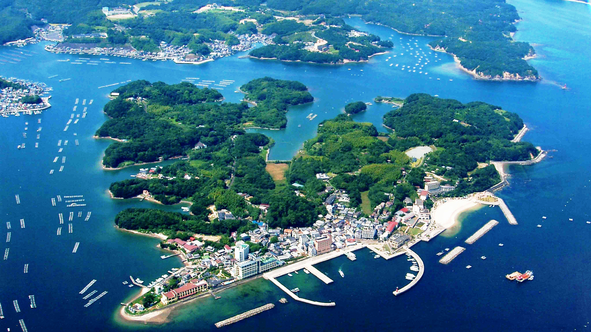 *【ハートの島】的矢湾に浮かぶ「わたかの島」に当館はございます