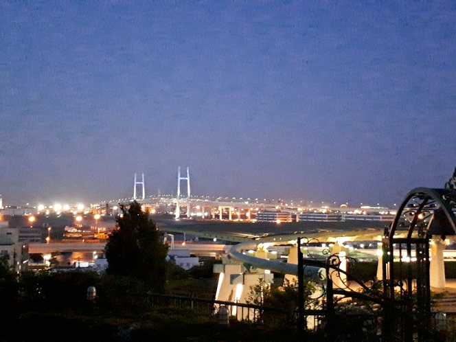 横浜ベイブリッジ夜景
