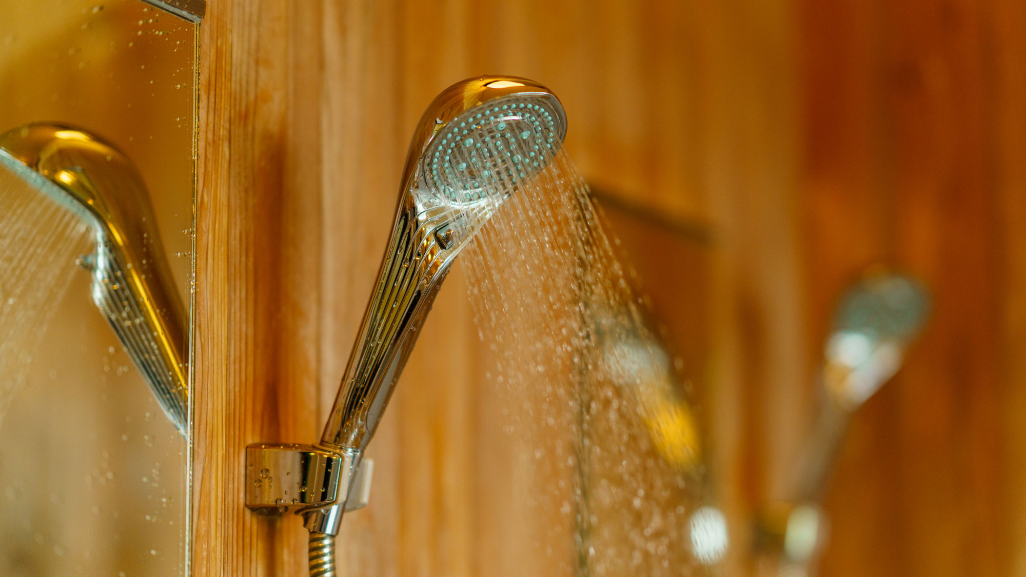 【あてま温泉】貸切家族風呂　多機能シャワーヘッド「リファファインバブルS」