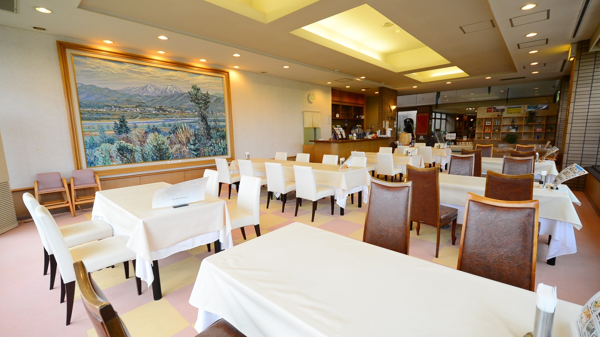 *【レストラン】落ち着いた雰囲気のレストランでゆったりと。