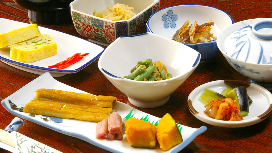 京都らしい優しい味付けのご朝食です