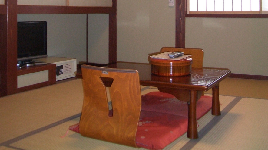 *客室/和室のお部屋でのんびりお寛ぎ下さいませ。