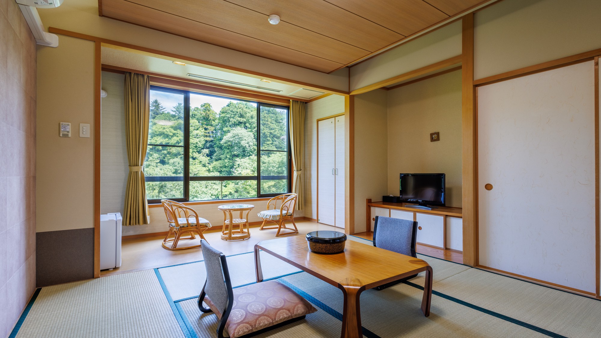 【多摩川ビュー】緑と清流眺望の和室（2・3階）2〜5名様向け
