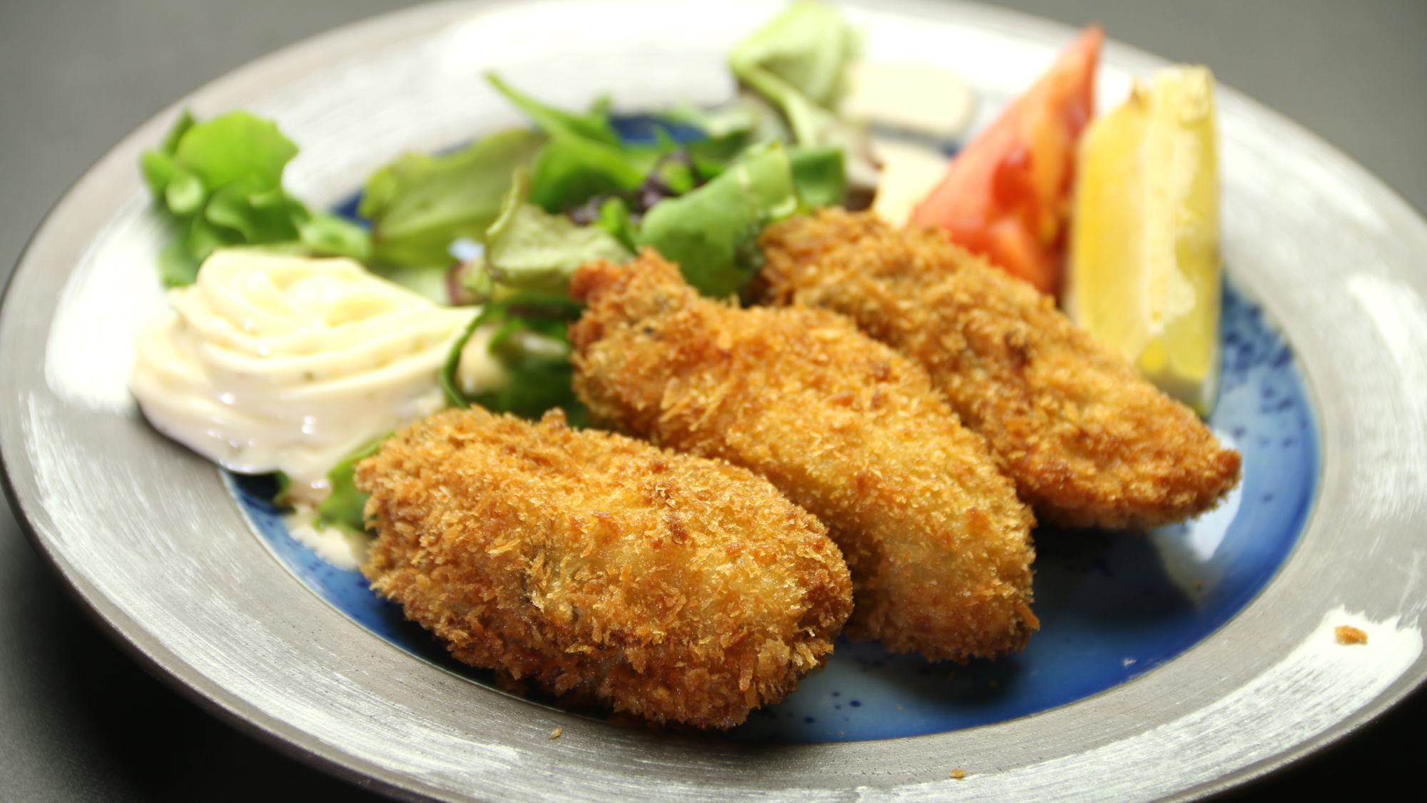 冬期限定　広島の牡蠣を贅沢に牡蠣フライで♪