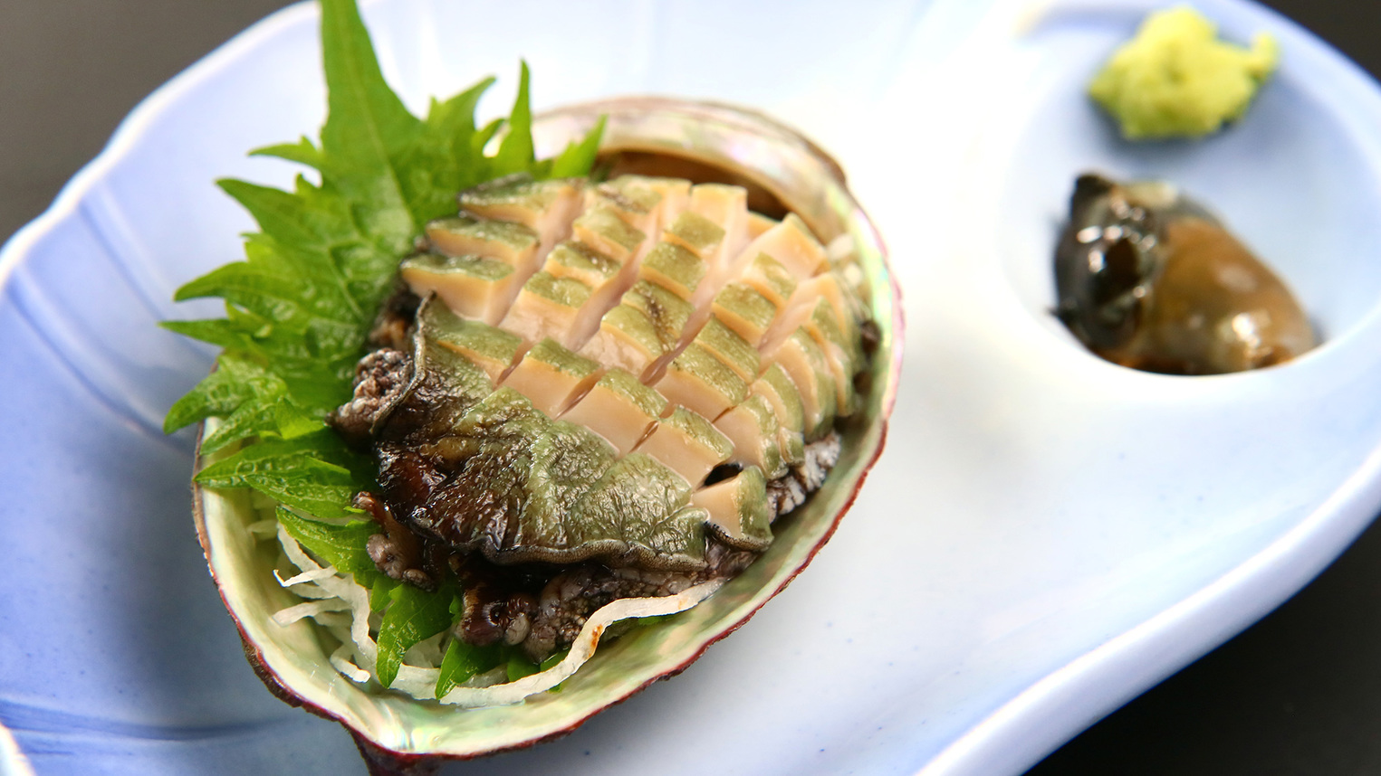 グレードアップ◆ 豪華食材で贅沢に★アワビ＆旬魚姿造り付き！旬の海を味わう♪