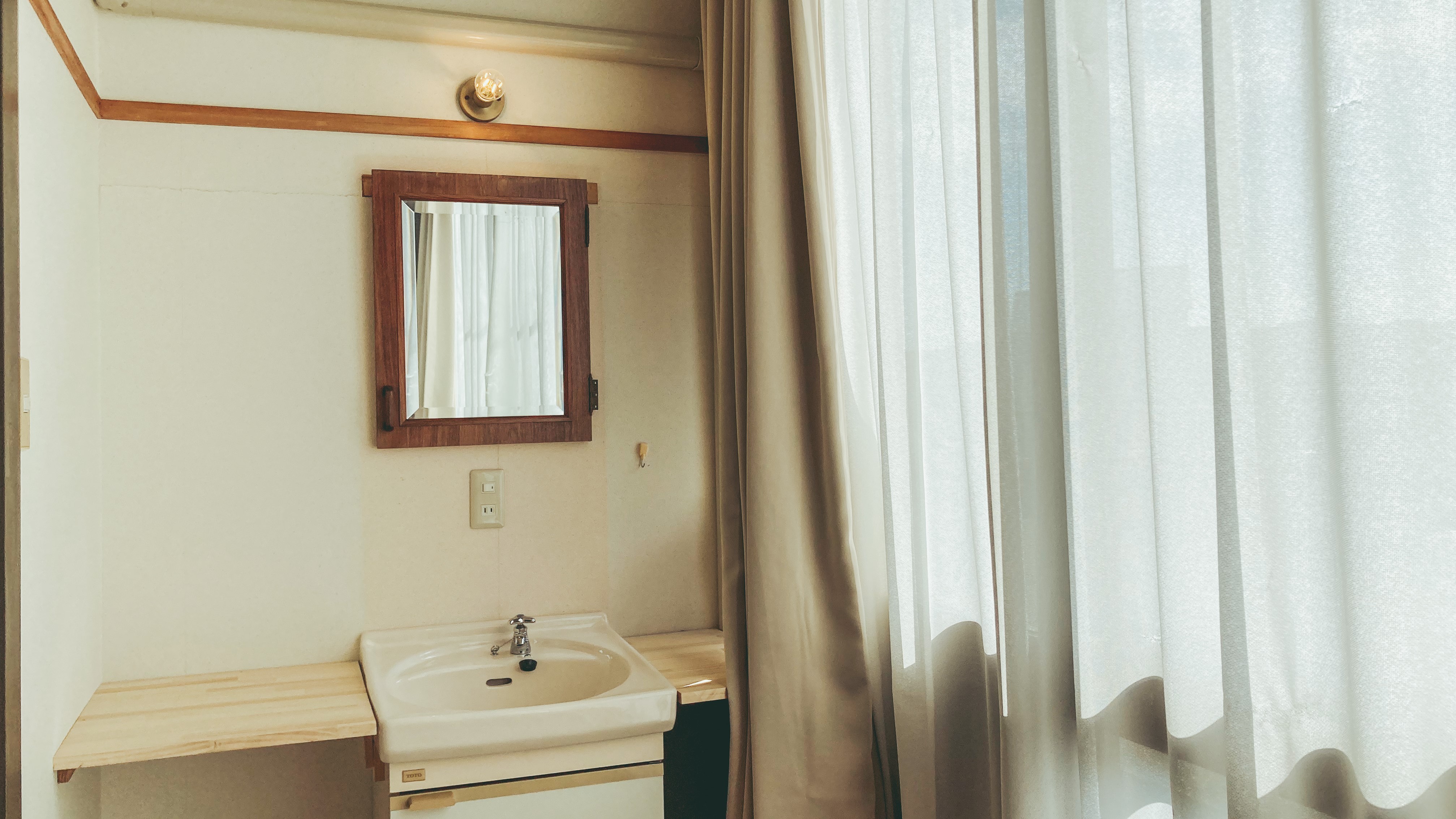 【スタイルルーム洗面：古材をリユースした可愛らしい洗面】