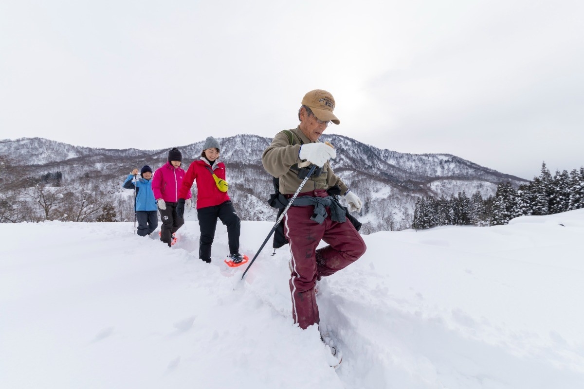 【冬季限定】豪雪の秘境 秋山郷に泊まる1泊2食【スノーシュー体験付き】