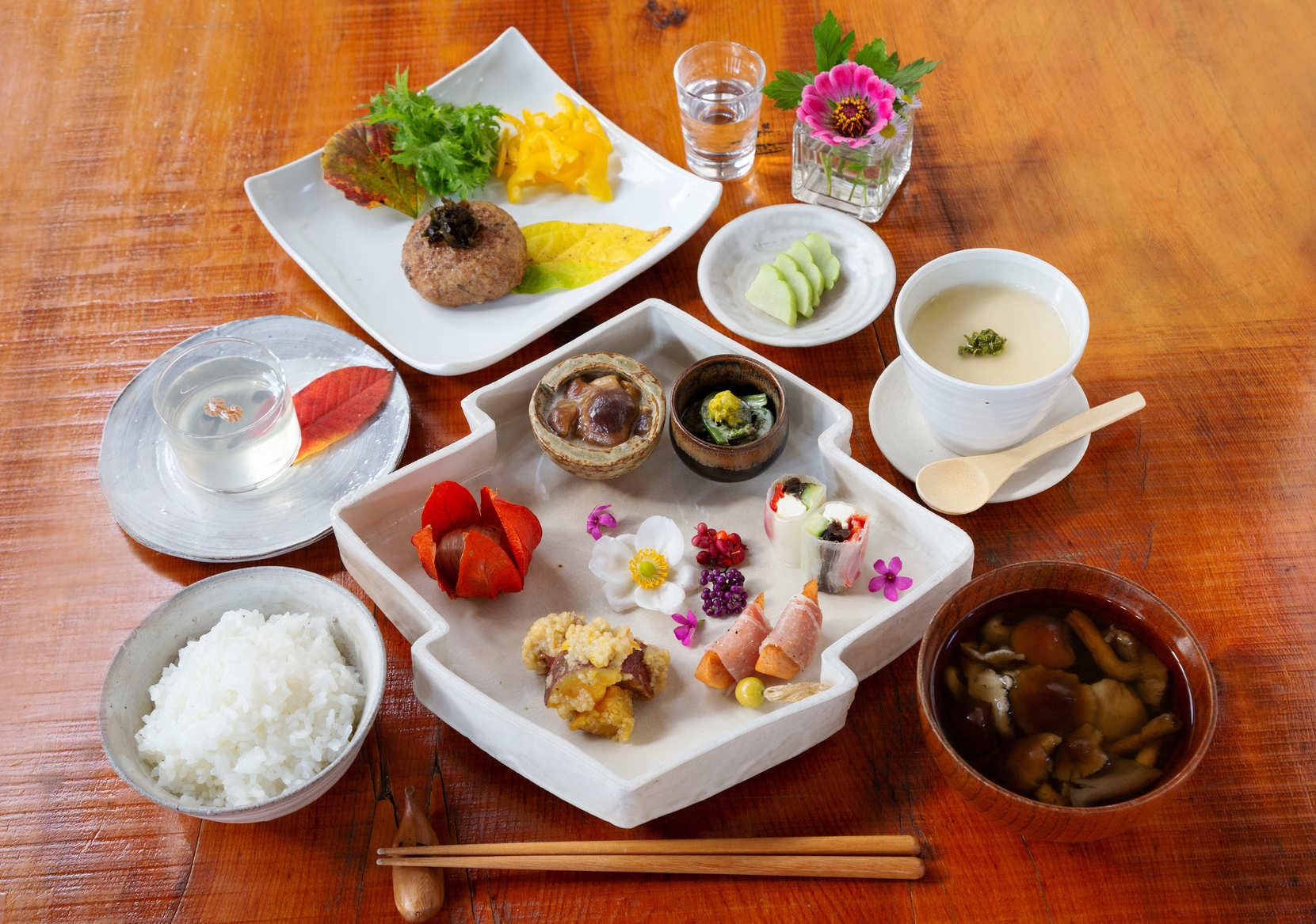 【登山者向け】秋山郷で登山を楽しみ、地元食材を使った創作料理と温泉で癒される　2食＆おにぎり付き