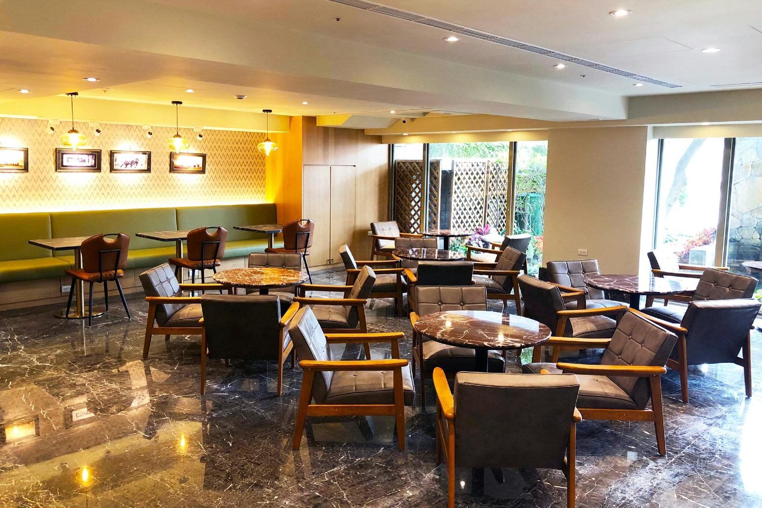 コーヒーショップ（小古華)