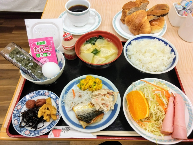 朝食３