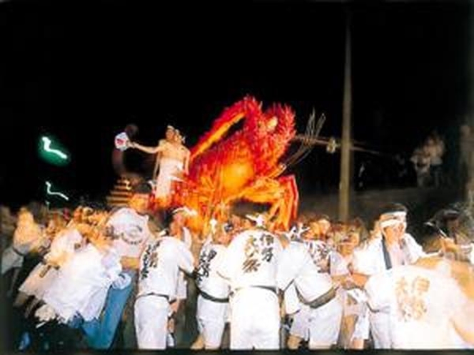 伊勢えび祭の神輿（6月第一土曜日開催）