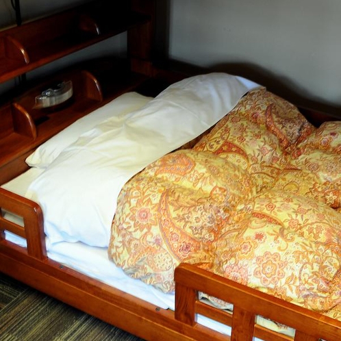 女性専用ドミトリーのベッド  The bed in Female dormitory